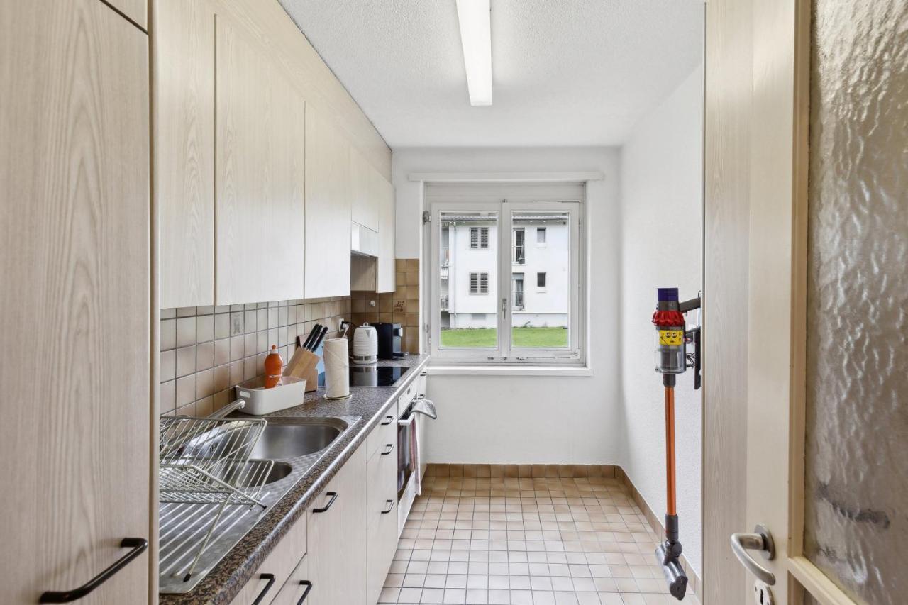Zurich Urban Charm: Your Comfy Stay Close To The City エクステリア 写真